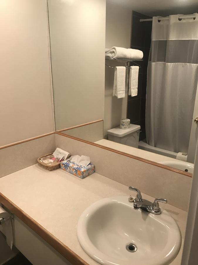 טראס Bear Country Inn מראה חיצוני תמונה